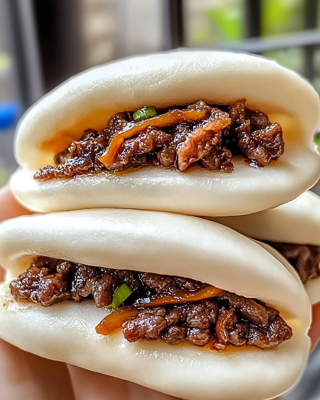 Flauschige Bao-Brötchen mit herzhaftem Rindfleisch