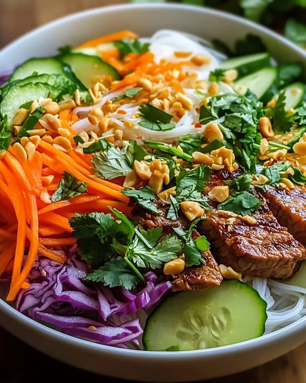 Schneller vietnamesischer Nudelsalat – frisch und köstlich!